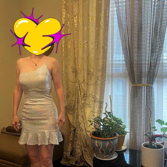 Elegant dress one time used for shooting - Picture 3 of 16